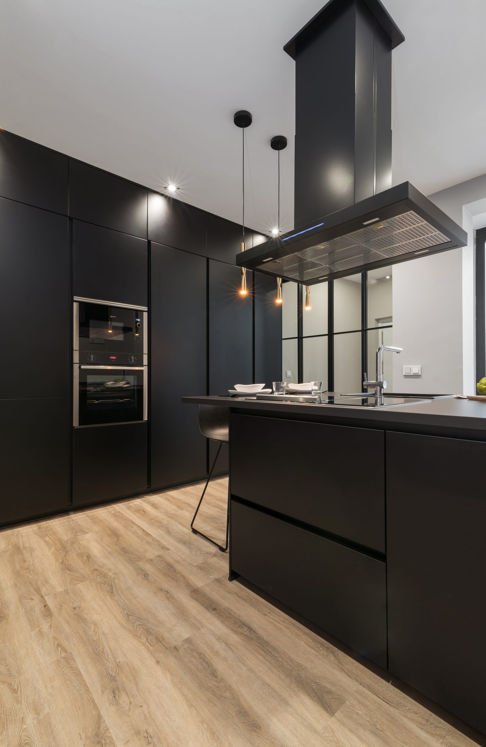 cocina-santos-negra-diseno-moderno - Estudio Cocinas DC