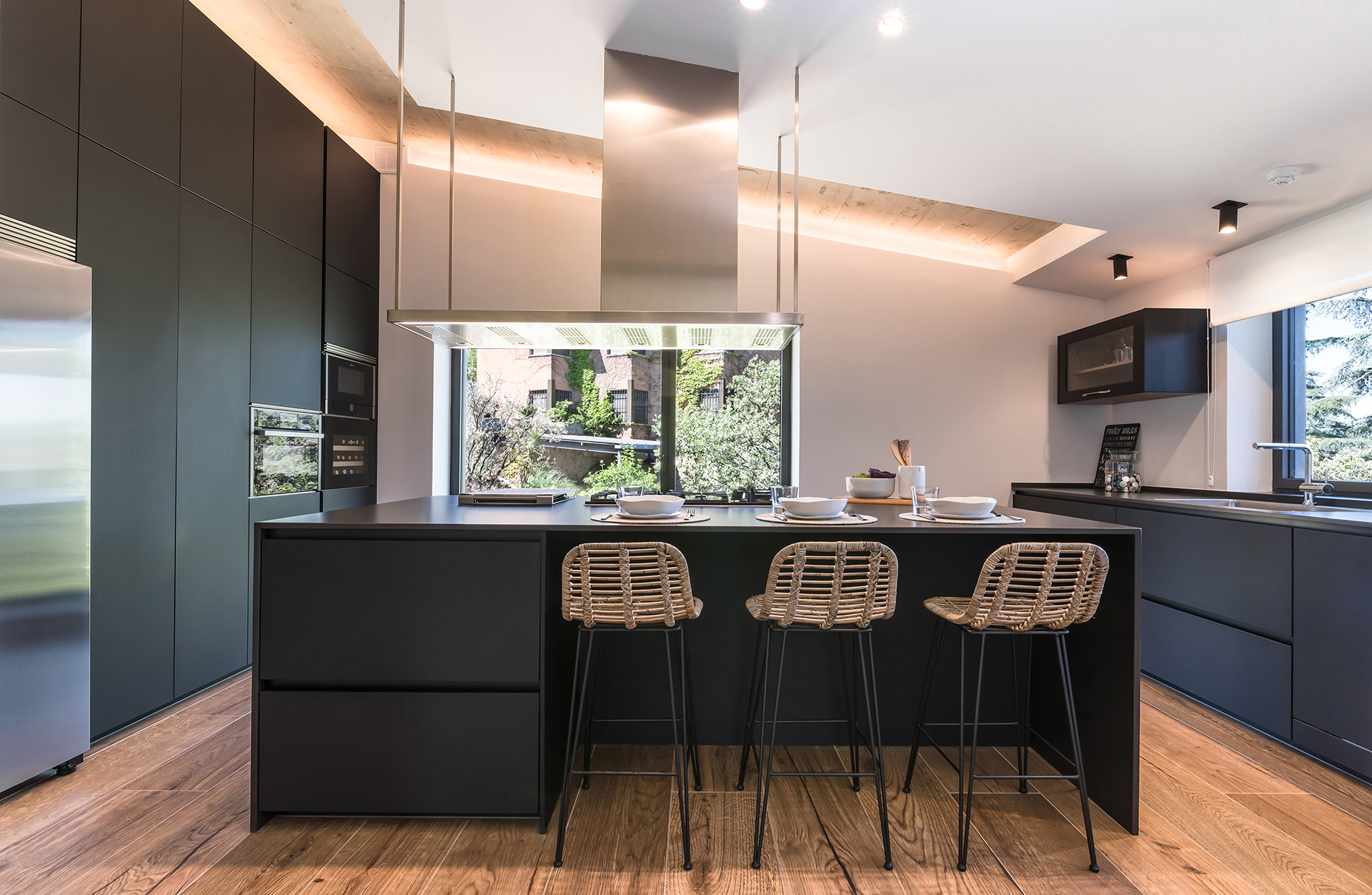 Cocina moderna negra