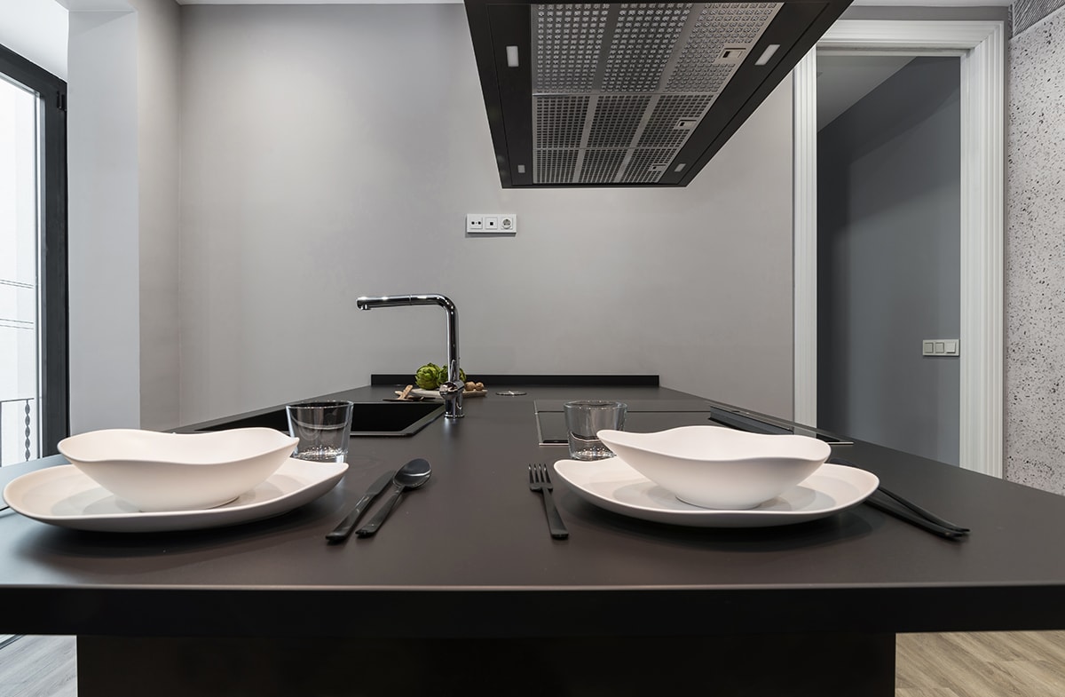 Muebles de Cocina en Madrid con Encimera Negra