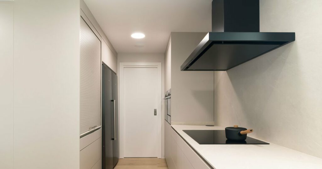 ¡Di adiós a la grasa de la campana con este truco infalible! Mantener tu campana de cocina limpia y libre de grasa puede ser más fácil de lo que piensas. Solo necesitas una solución de limpieza efectiva.