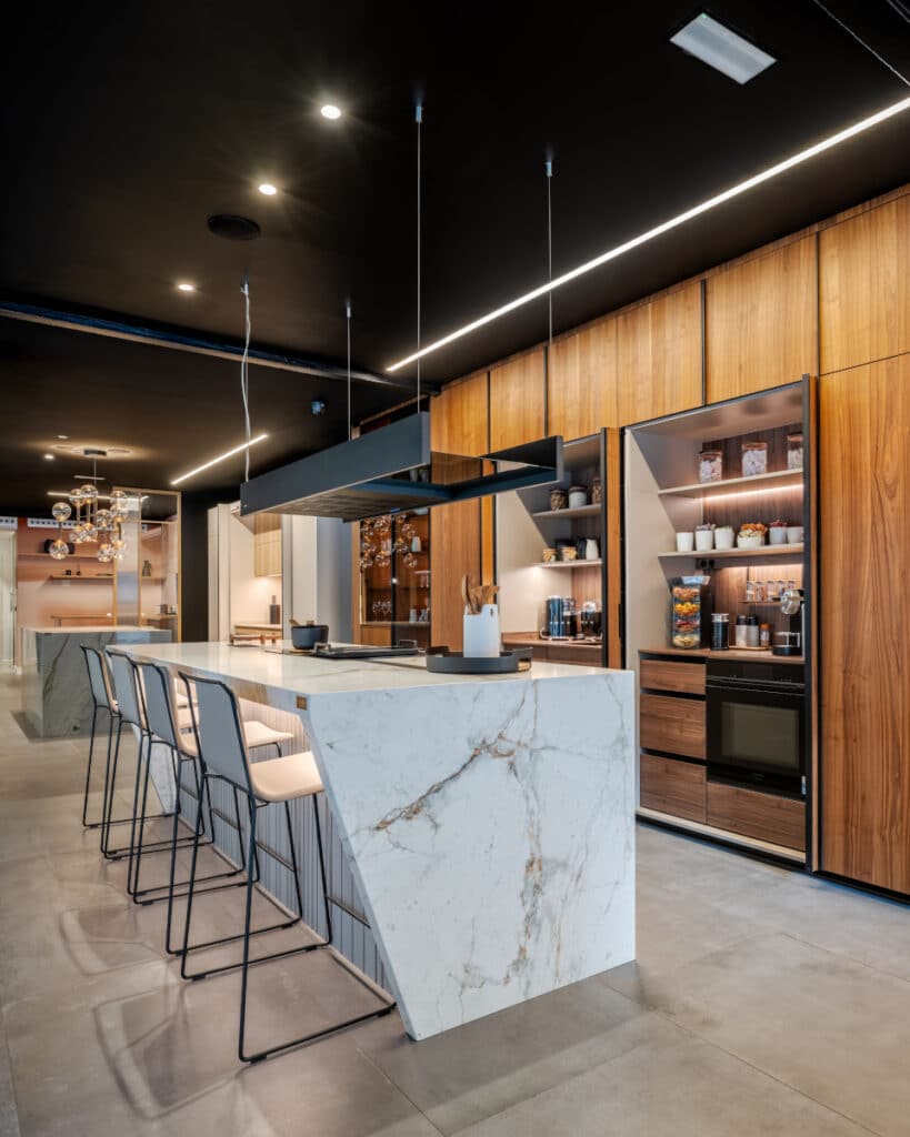 Diseñar la cocina ideal no solo implica funcionalidad, sino también expresar tu estilo personal.