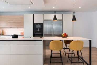 Cocinas en blanco: ¿por qué siguen siendo un acierto en interiorismo?