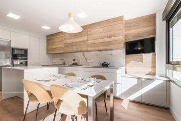 Cocinas en madera: naturalidad y calidez que nunca pasan de moda