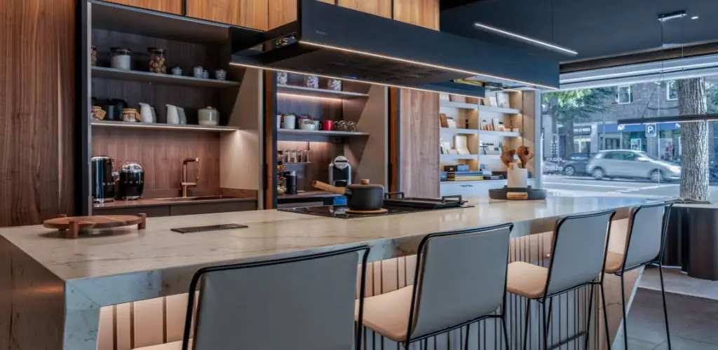 Desglose mobiliario, electrodomésticos, encimera, mano de obra e IVA